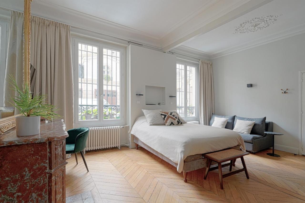 Quartier Champs Elysees 2 Free Netflix