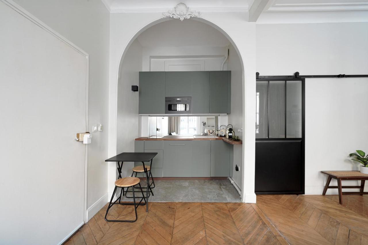 Quartier Champs Elysees 2 Free Netflix *